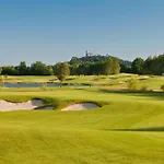 ホテル Golf & Kuneticka Hora
