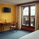 Golf & Kuneticka Hora ホテル 4*
