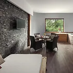 Hotel Golf&spa Kunětická Hora 4*