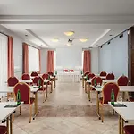 Golf & Kuneticka Hora 4*