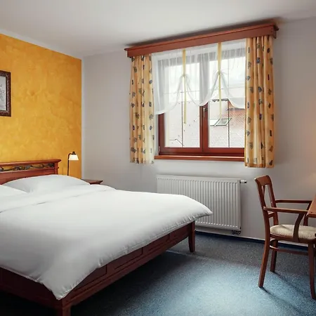 Golf & Kuneticka Hora 4*