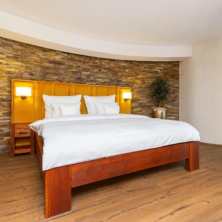 Golf & Kuneticka Hora Hotel 4*