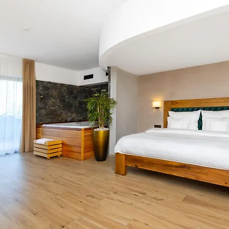 Hotel Golf & Kuneticka Hora 4*