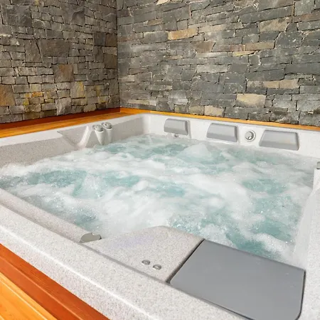 Hotel Golf&spa Kunětická Hora 4*